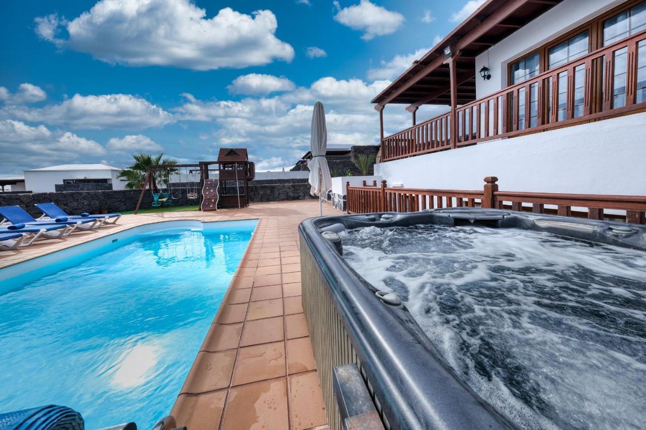 פלאיה בלנקה Villa Flavia-Private Pool, Jacuzzi, Sea Views מראה חיצוני תמונה